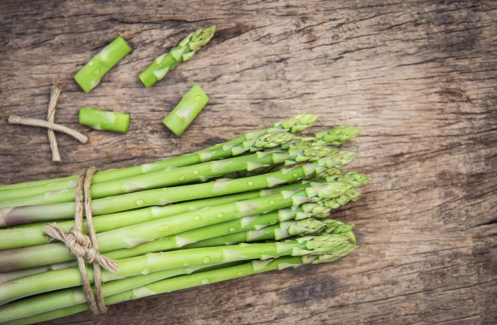 Asparagus Is a Flavorful Veggie Side When Grilled With Olive Oil and Vinegar
