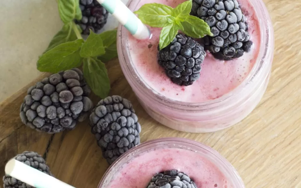 Blueberry and spinach smoothie
