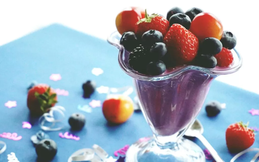 Polka dot berry dance