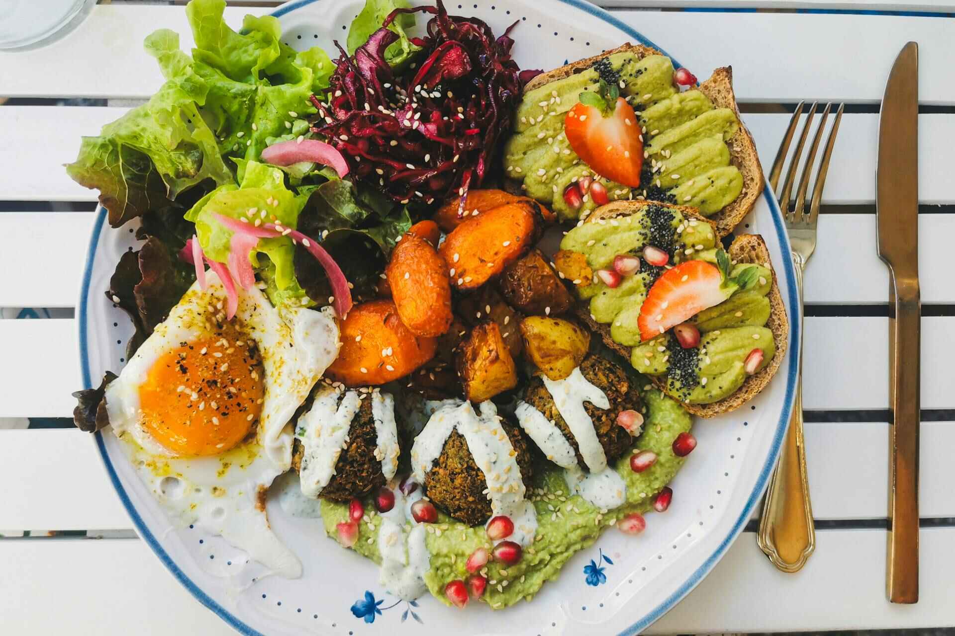 25 Low Carb Foods to Add to Your Diet that Will Keep You Full and Satisfied