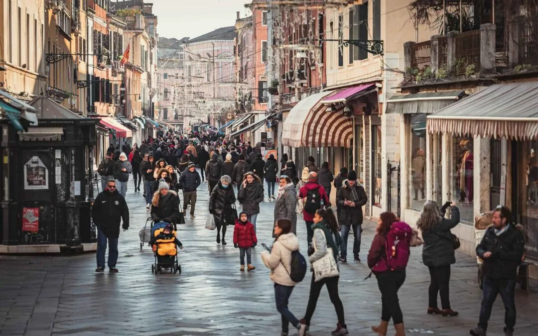 How to Follow a Low Carb Diet with a Busy Schedule: Expert Tips & Tricks