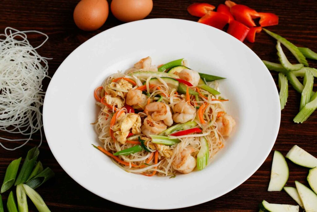 15-minute low-carb lunches — shrimp zucchini noodle