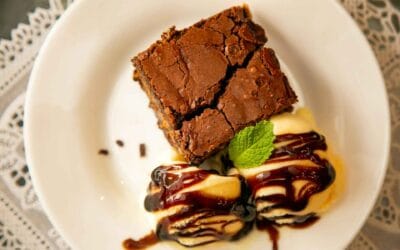 6 Easy Keto Desserts with 5 Ingredients or Less: Easy Low Carb Treats Anyone Can Make