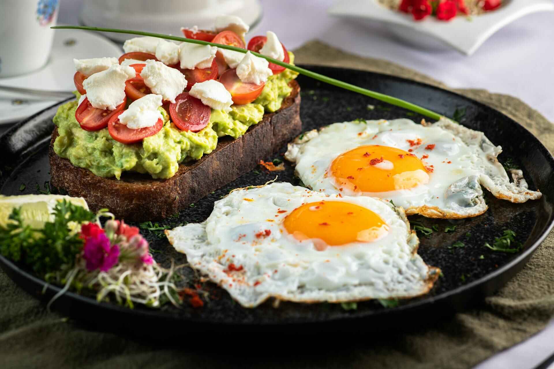 Easy Low Carb Breakfasts: 15 Quick Recipes for Busy Mornings