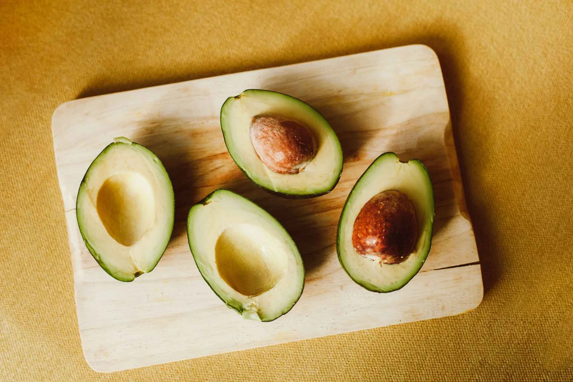 Beginner’s Guide to Low Carb Diet: Foods, Benefits & Tips